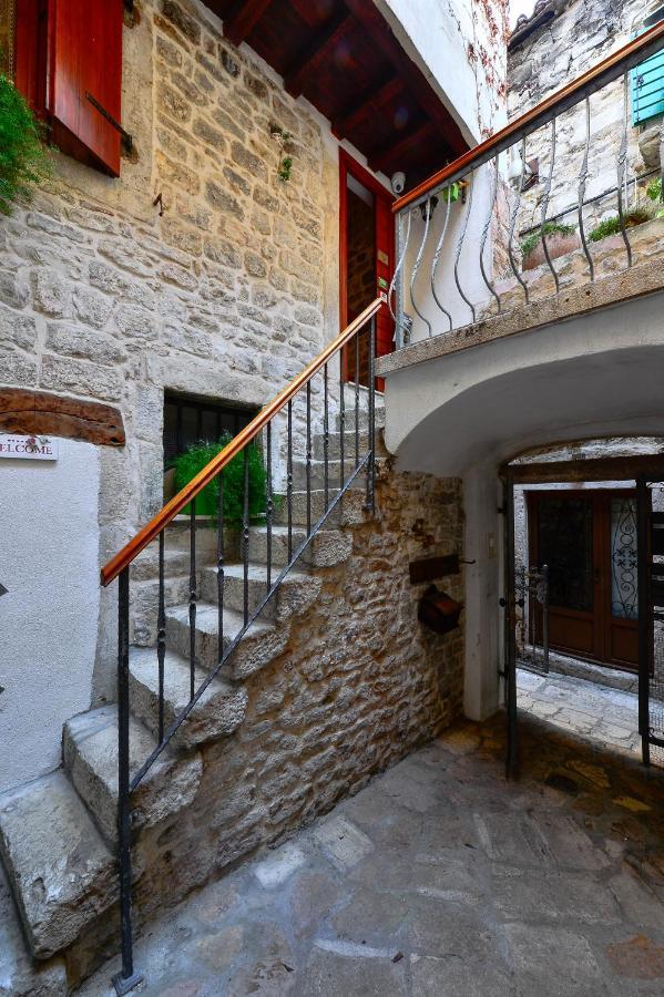 Apartments Salvezani Сплит Экстерьер фото